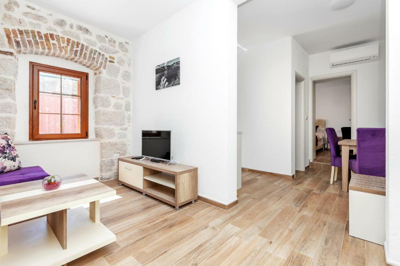 Apartments Mezini 11 Kotor Exterior photo